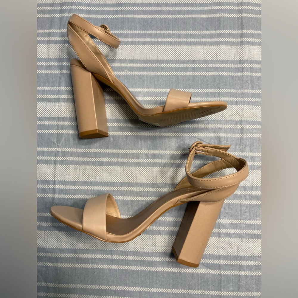 💛TODAY***$15***Mix No. 6 “Camian” nude colored heels.